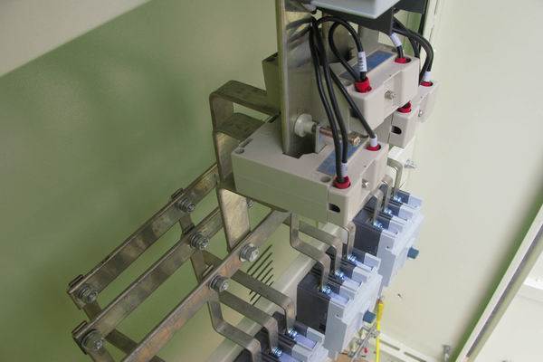 陆丰配电柜-应急照明配电柜使用对工作人员的具